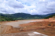 Bình Định: Lo ngại sạt lở núi lấp hồ Vạn Hội đe dọa hàng trăm hộ dân!