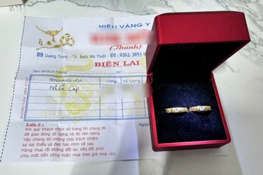 Chú rể đi ăn bún để quên… cặp nhẫn cưới