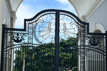 Phụ huynh quây đòi nợ, chủ trường quốc tế hứa trả dần