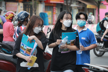 Điểm chuẩn tăng đột biến, có ngành trên 1.000 điểm mới đỗ đại học