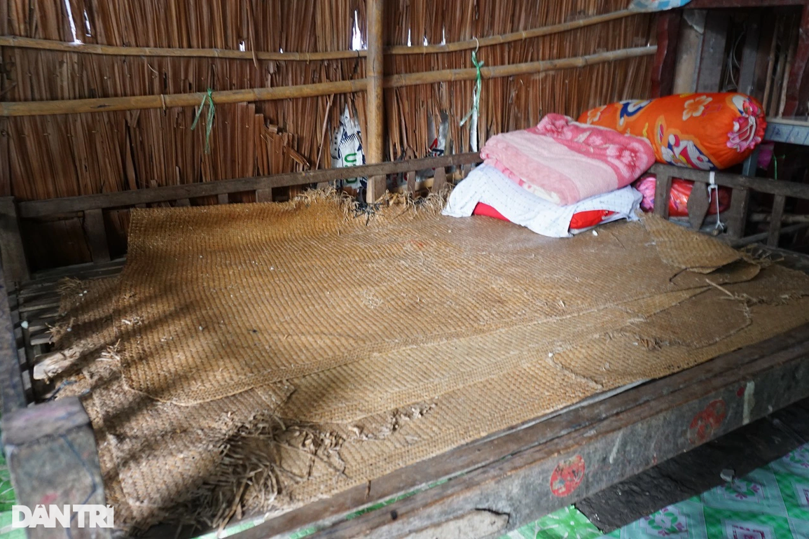Bán hết, cầm cố hết mọi thứ, cha mẹ nghèo vẫn không đủ tiền cứu con - 2 Bán hết, cầm cố hết mọi thứ, cha mẹ nghèo vẫn không đủ tiền cứu con - 2