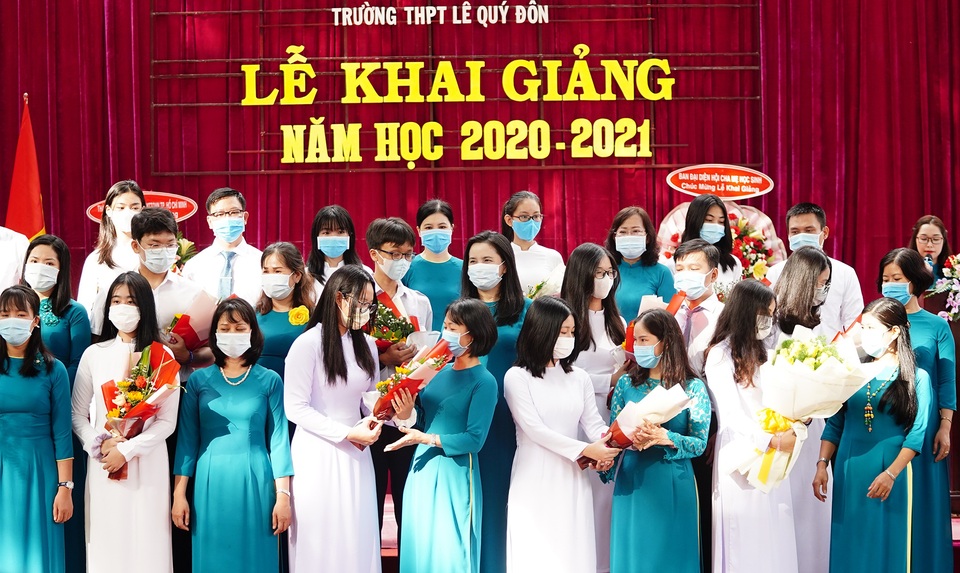 Những khoảnh khắc ấn tượng trong lễ khai giảng đặc biệt “mùa” Covid-19 - 14 Những khoảnh khắc ấn tượng trong lễ khai giảng đặc biệt “mùa” Covid-19 - 14