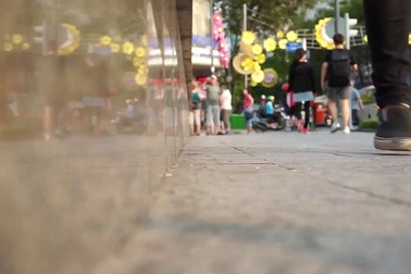 Hành trình rong ruổi cắt tóc cho người vô gia cư của nam diễn viên "Bụi đời chợ Lớn".