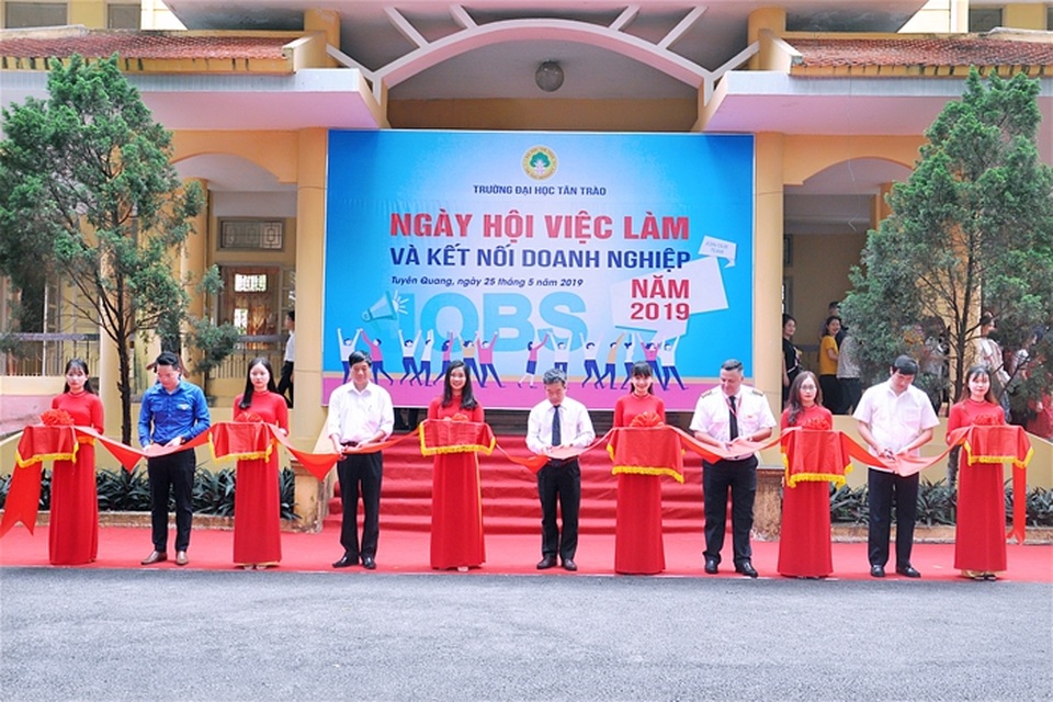 Tích cực đưa chính sách bảo hiểm thất nghiệp đi vào cuộc sống - 1 Tích cực đưa chính sách bảo hiểm thất nghiệp đi vào cuộc sống - 1