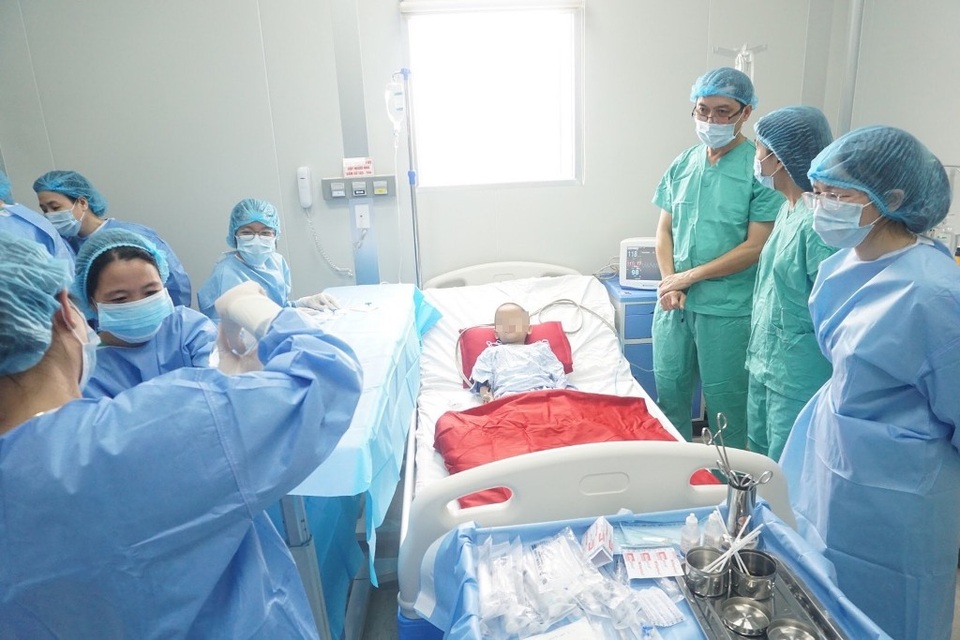 Bé trai 4 tuổi u nguyên bào thần kinh được ghép tế bào gốc thành công - 1 Bé trai 4 tuổi u nguyên bào thần kinh được ghép tế bào gốc thành công - 1