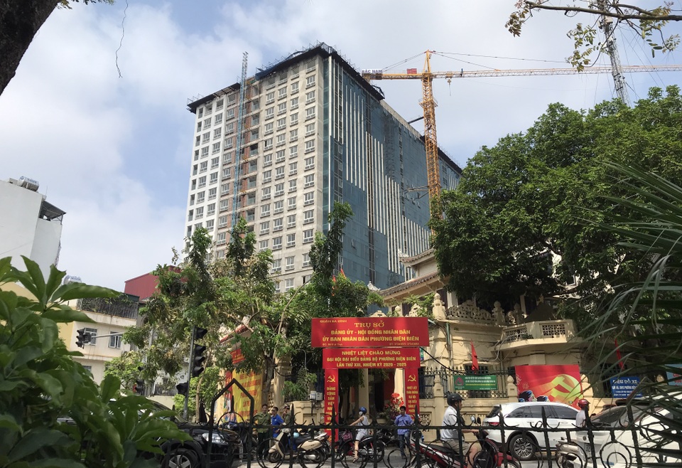 Chủ tịch Hà Nội: Không có cơ sở dừng cắt ngọn nhà 8B Lê Trực - 1 Chủ tịch Hà Nội: Không có cơ sở dừng cắt ngọn nhà 8B Lê Trực - 1