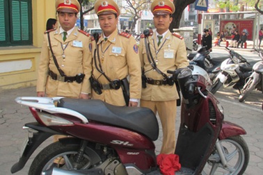 Nạn nhân tìm được xe SH thưởng 20 triệu đồng cho công an Hà Nội