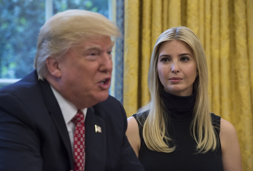 Bình luận gây chú ý của ái nữ nhà Trump giữa lúc bầu cử kịch tính - 1 Bình luận gây chú ý của ái nữ nhà Trump giữa lúc bầu cử kịch tính - 1