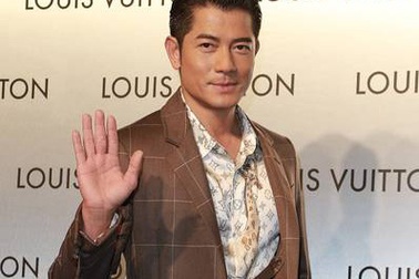 Mới lấy vợ, Quách Phú Thành đã bị phát hiện không đeo nhẫn cưới