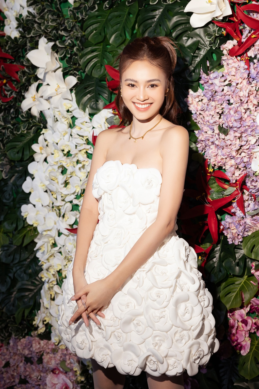 Hoa hậu Đặng Thu Thảo gây bất ngờ với nhan sắc ngọt ngào - 7 Hoa hậu Đặng Thu Thảo gây bất ngờ với nhan sắc ngọt ngào - 7