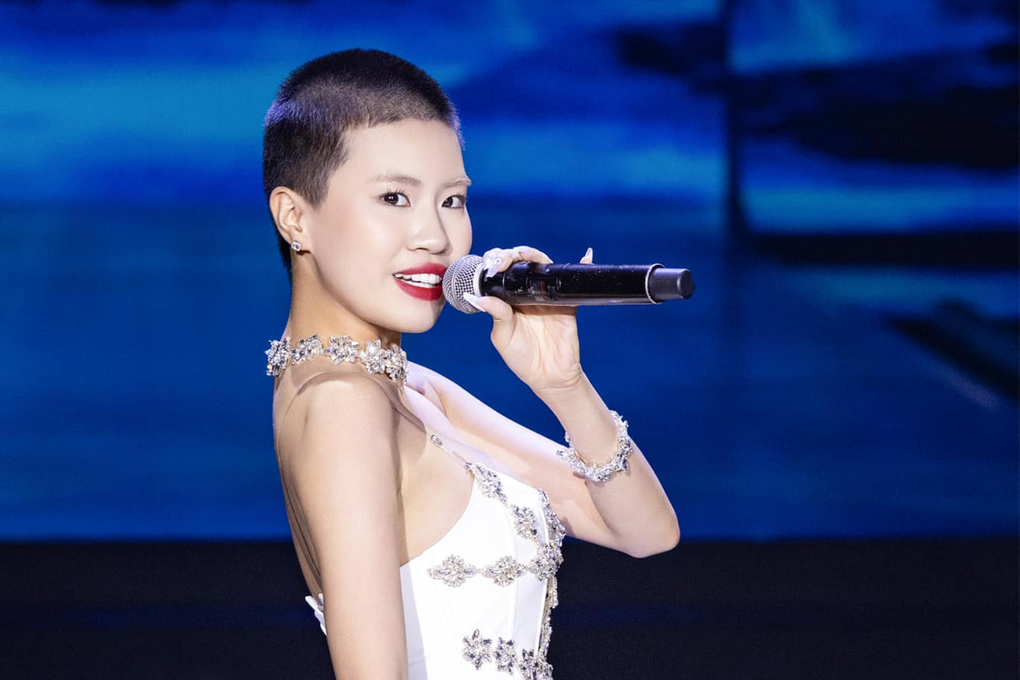 Những nghệ sĩ hát ca từ lệch chuẩn cần chấn chỉnh - 2 Những nghệ sĩ hát ca từ lệch chuẩn cần chấn chỉnh - 2