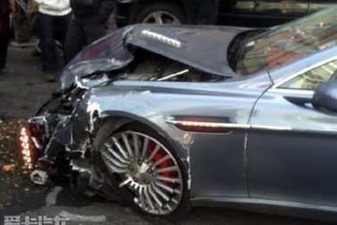 Aston Martin Rapide toác đầu vì Audi Q5