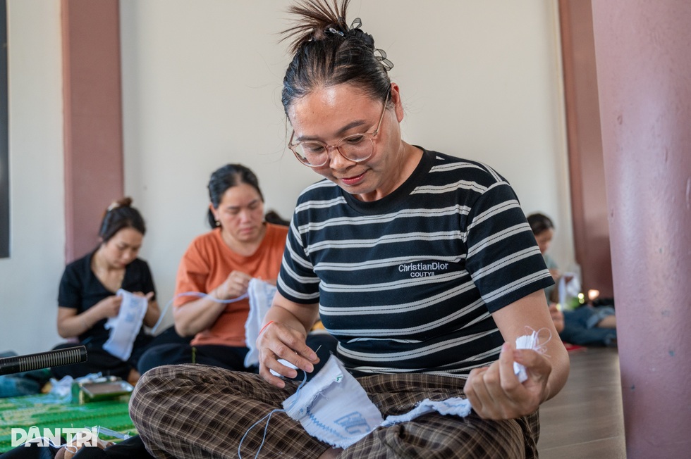 Làng Nủ sau bão: Từ nước mắt tang thương đến nụ cười hồi sinh - 13 Làng Nủ sau bão: Từ nước mắt tang thương đến nụ cười hồi sinh - 13