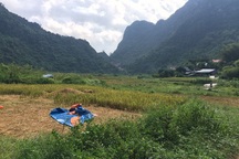 Người dân đòi lại cánh đồng lúa đã cấp cho doanh nghiệp khai thác vàng