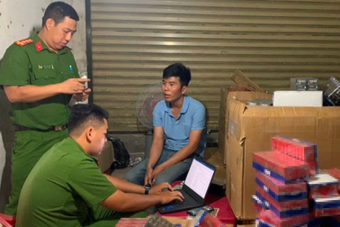 Tạm giữ lô hàng chứa hơn 70.000 bao cao su giả