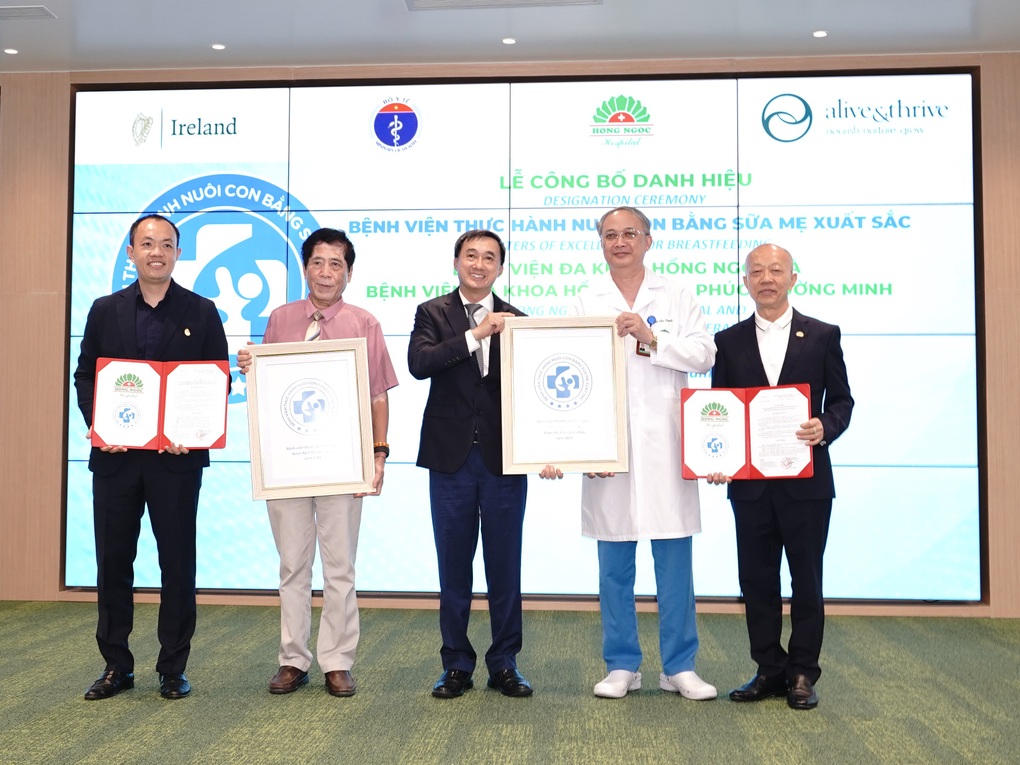 Bệnh viện Hồng Ngọc nhận danh hiệu Bệnh viện thực hành nuôi con bằng sữa mẹ xuất sắc - 5 Bệnh viện Hồng Ngọc nhận danh hiệu Bệnh viện thực hành nuôi con bằng sữa mẹ xuất sắc - 5