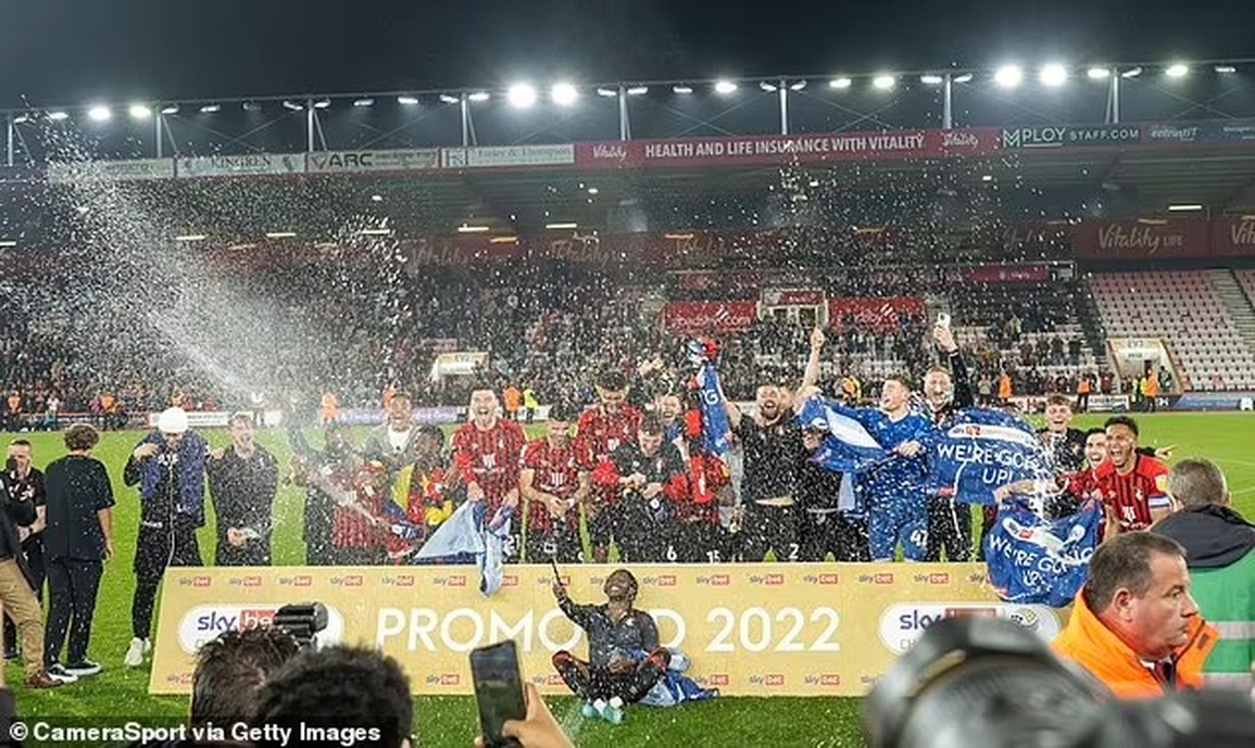 Bournemouth theo chân Fulham trở lại đấu trường Premier League - 4 Bournemouth theo chân Fulham trở lại đấu trường Premier League - 4