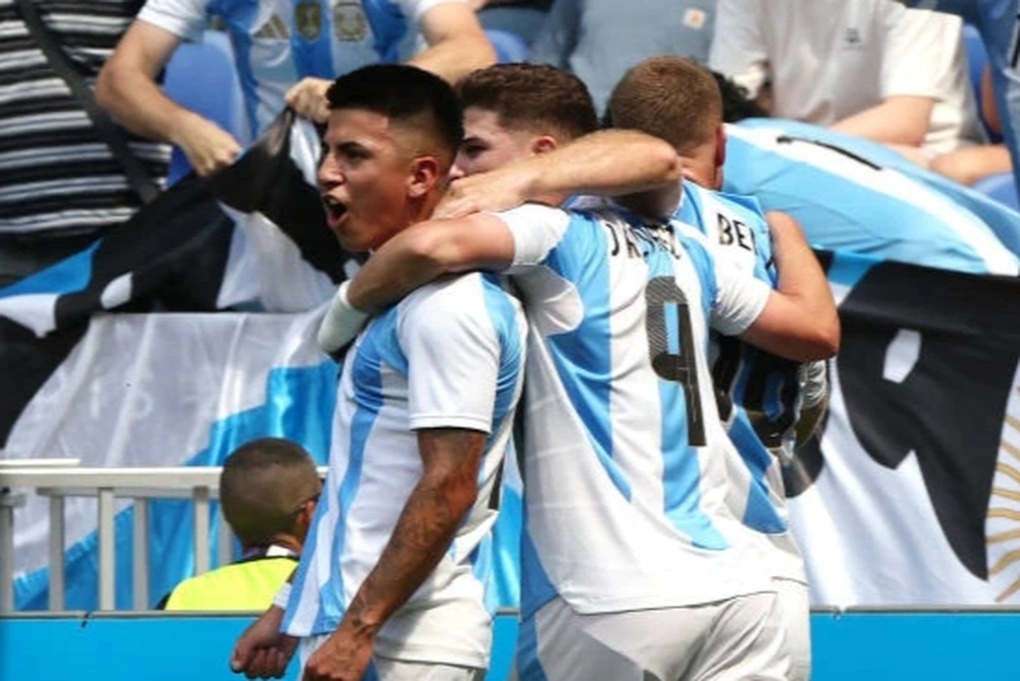 FIFA chính thức phán xử về sự cố khiến Argentina thua nghiệt ngã - 2 FIFA chính thức phán xử về sự cố khiến Argentina thua nghiệt ngã - 2