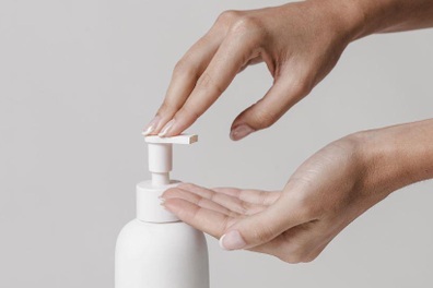 Thu hồi 2 lô dung dịch vệ sinh phụ nữ Rolux AF do là hàng giả