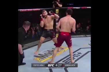 Dùng “Túy quyền”, võ sĩ MMA nhận cái kết bất ngờ