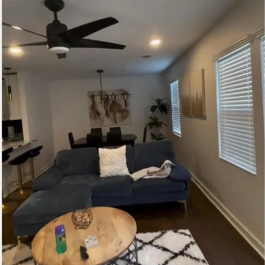 Người Việt ở Florida ngồi trên ô tô 12 tiếng đi tránh siêu bão Milton - 3