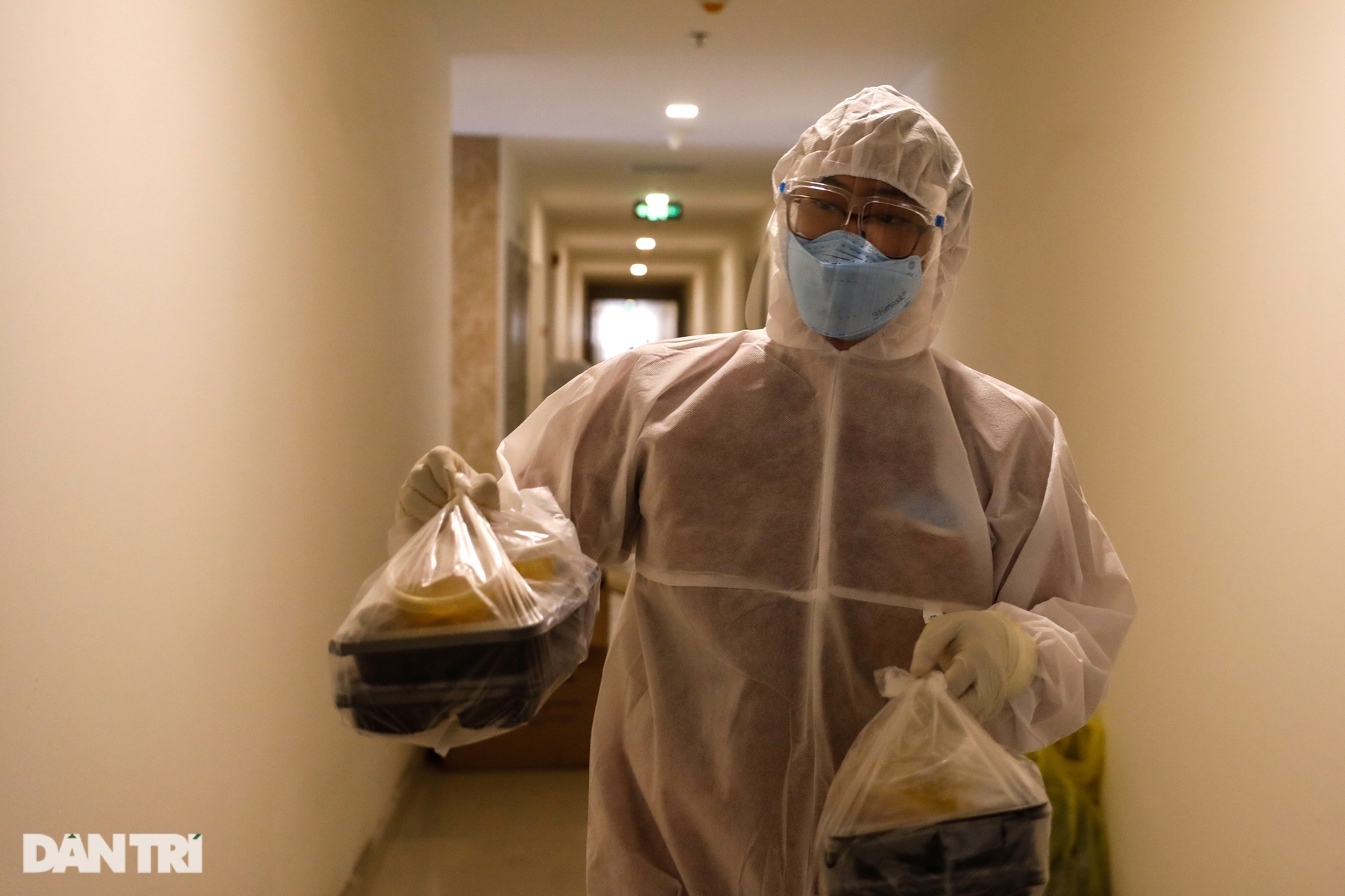 Gặp mặt, trò chuyện trực tiếp với hàng trăm F0 ở TPHCM - 5 Gặp mặt, trò chuyện trực tiếp với hàng trăm F0 ở TPHCM - 5