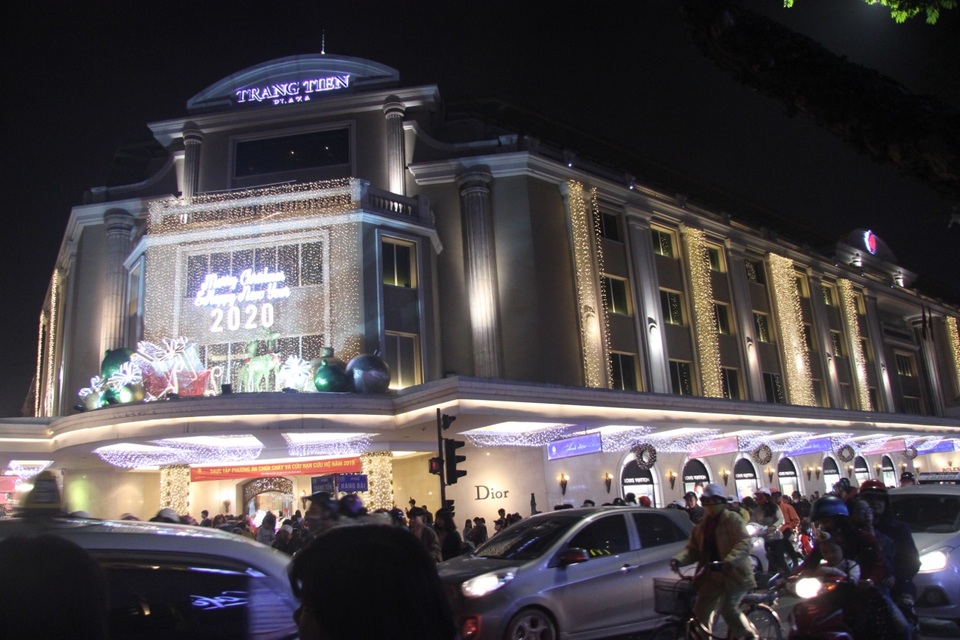 Đường dẫn vào khu hang đá “tê liệt”, ông già Noel cũng ngán ngẩm chôn chân - 15 Đường dẫn vào khu hang đá “tê liệt”, ông già Noel cũng ngán ngẩm chôn chân - 15