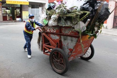 Giám đốc bị tố lãnh lương quá cao