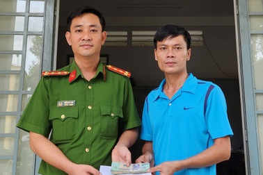 Nhặt được 20 triệu đồng, thầy giáo tiểu học trình báo công an