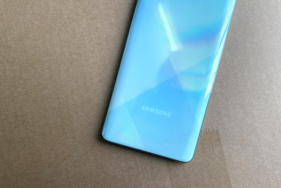 Cận cảnh Galaxy A71 camera 64MP tại Việt Nam - 4 Cận cảnh Galaxy A71 camera 64MP tại Việt Nam - 4
