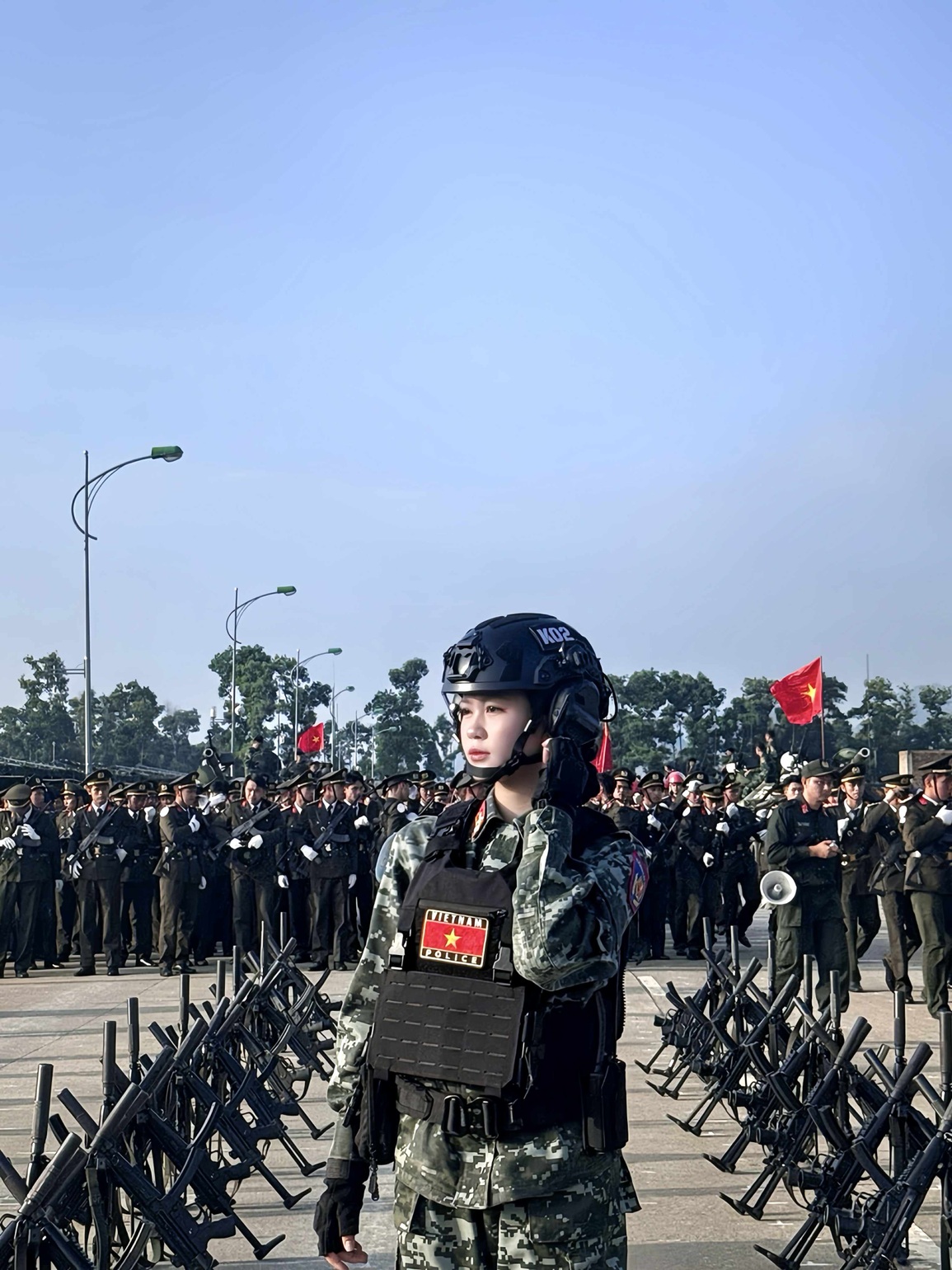 Chiến sĩ cảnh sát đặc nhiệm gây sốt khi hiến tóc, tiết lộ chưa có người yêu - 5