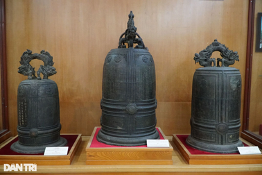 Chiếc chuông cổ hơn 300 năm tuổi được đúc từ thời vua Lê