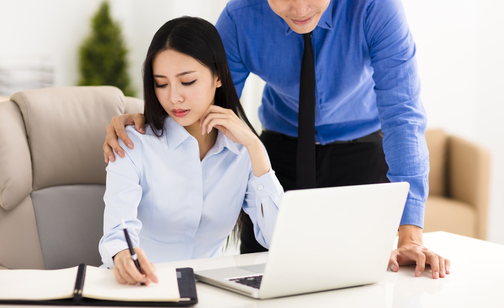 Người trẻ Hàn Quốc ám ảnh vì bị quấy rối nơi công sở - 1 Người trẻ Hàn Quốc ám ảnh vì bị quấy rối nơi công sở - 1