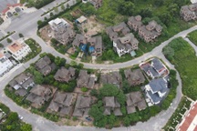 Nhà giàu cũng khóc khi "ôm" nhiều bất động sản giá trị lớn