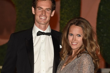 Andy Murray rạng ngời sánh bước bên vợ tới dự tiệc mừng chiến thắng