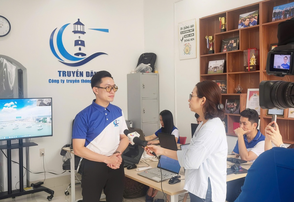Người Quảng Ninh giảm giá dịch vụ cho khách có vé xem Sky Wave Hạ Long - 3 Người Quảng Ninh giảm giá dịch vụ cho khách có vé xem Sky Wave Hạ Long - 3