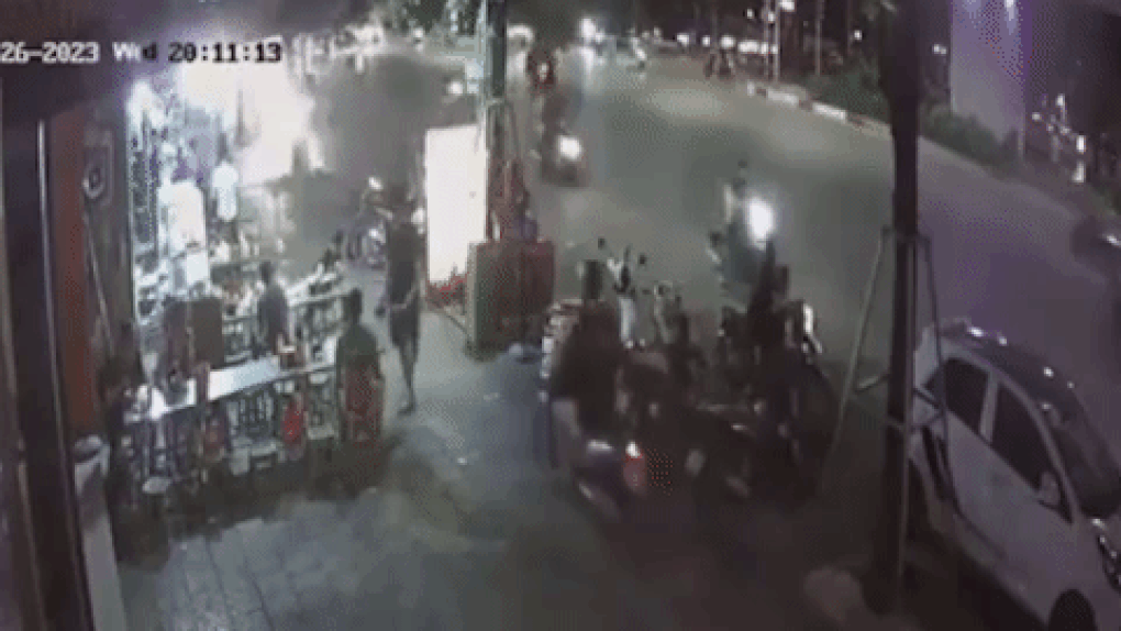 Giám đốc Công an Hà Nội chỉ đạo xử lý nghiêm vụ xe Camry đâm chết người - 1 Giám đốc Công an Hà Nội chỉ đạo xử lý nghiêm vụ xe Camry đâm chết người - 1