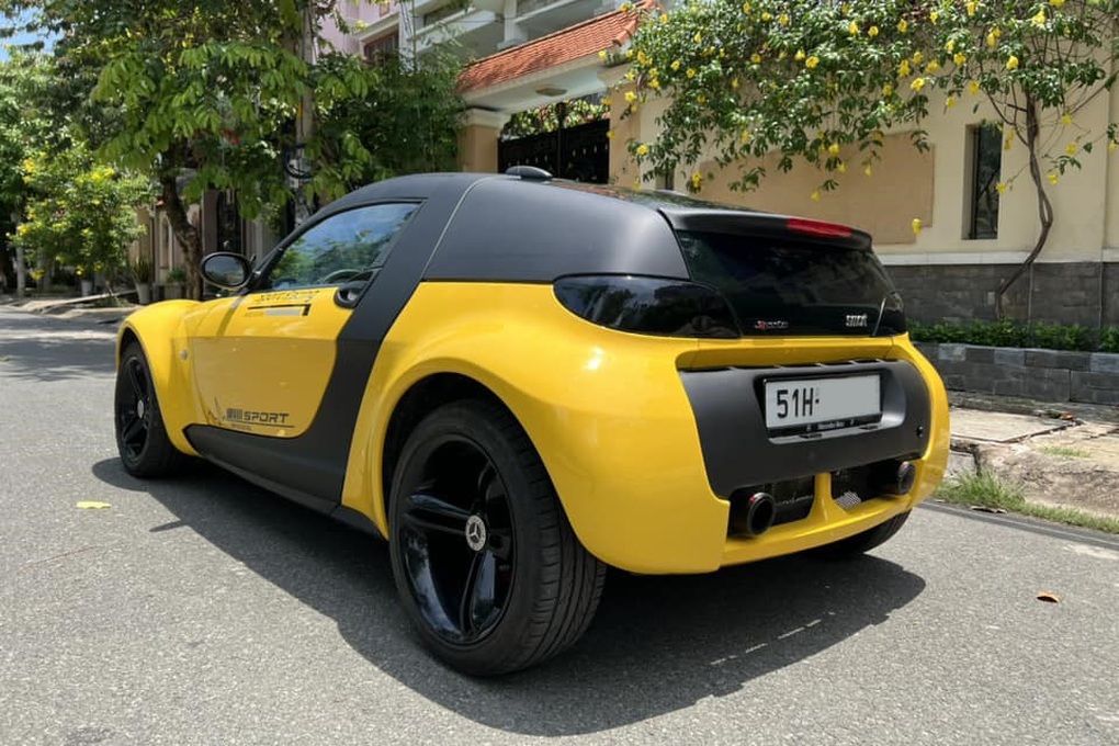 Gần 20 năm tuổi, Mercedes-Benz Smart Roadster có giá ngang xe hạng A - 2 Gần 20 năm tuổi, Mercedes-Benz Smart Roadster có giá ngang xe hạng A - 2