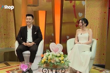 Đôi trẻ gái cùng đưa người yêu mới đến "ra mắt" người yêu cũ