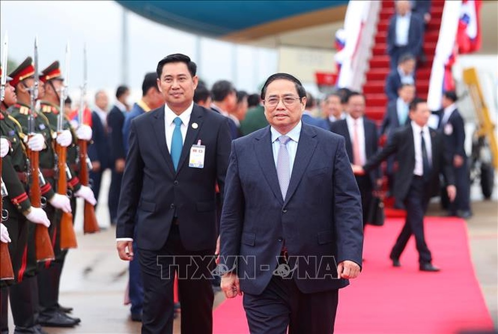 Lễ đón chính thức Thủ tướng Phạm Minh Chính tại Phủ Thủ tướng Lào - 4 Lễ đón chính thức Thủ tướng Phạm Minh Chính tại Phủ Thủ tướng Lào - 4