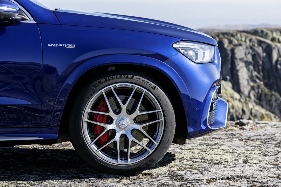 Mercedes-AMG GLE 63 và 63S nghênh chiến BMW X5 M - 14 Mercedes-AMG GLE 63 và 63S nghênh chiến BMW X5 M - 14