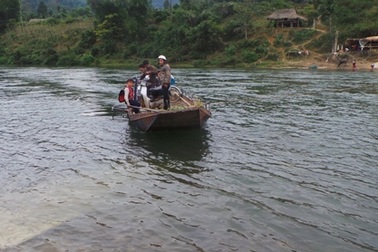 Hơn 8 nghìn học sinh vùng đặc biệt khó khăn được hỗ trợ tiền
