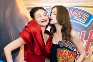 Hồ Ngọc Hà ủng hộ Thanh Hằng tái xuất với phim 18+