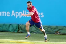 Barcelona gây sức ép, yêu cầu Messi giảm lương