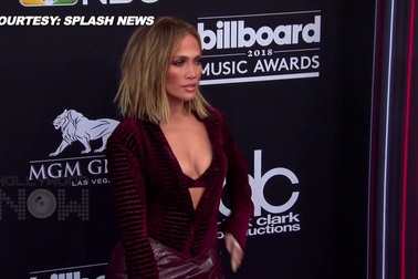 Jennifer Lopez trẻ đẹp hút hồn