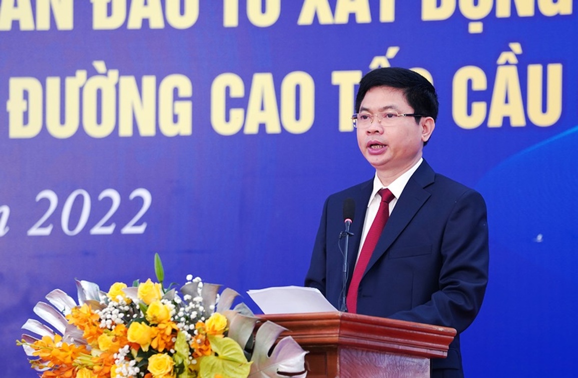 Chủ tịch nước dự lễ khởi công dự án nối hai đường cao tốc - 4 Chủ tịch nước dự lễ khởi công dự án nối hai đường cao tốc - 4
