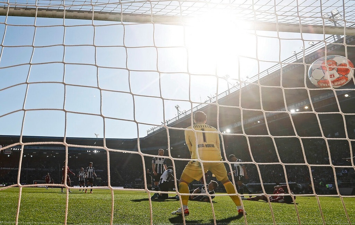 Thắng đậm Arminia Bielefeld, Bayern Munich tiến sát ngôi vương Bundesliga - 4 Thắng đậm Arminia Bielefeld, Bayern Munich tiến sát ngôi vương Bundesliga - 4