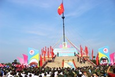 Sông Bến Hải rộn sóng trong ngày hội Thống nhất non sông