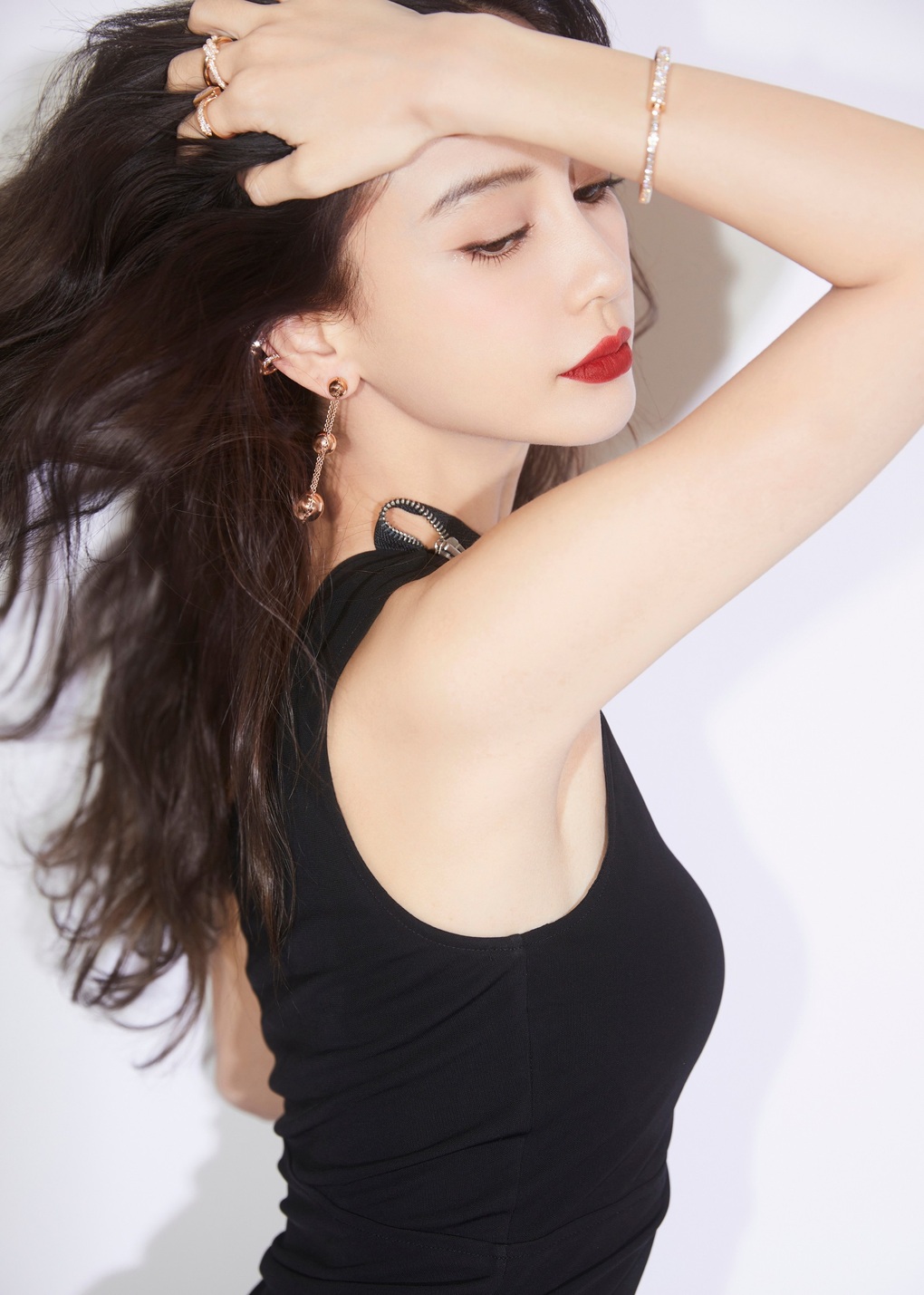 Hôn nhân đổ vỡ với Huỳnh Hiểu Minh khiến Angelababy bị thất sủng - 2 Hôn nhân đổ vỡ với Huỳnh Hiểu Minh khiến Angelababy bị thất sủng - 2