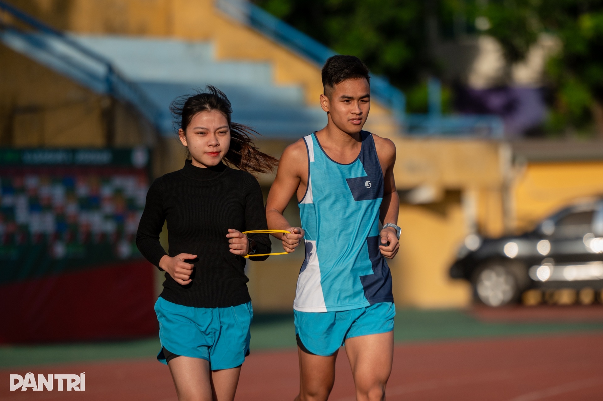 Sợi dây thay đôi mắt của những chân chạy không thấy đường, chỉ nghe tiếng - 7 Sợi dây thay đôi mắt của những chân chạy không thấy đường, chỉ nghe tiếng - 7